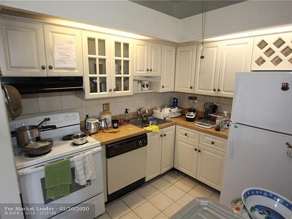 4th image of 9512 N Belfort Cir #211