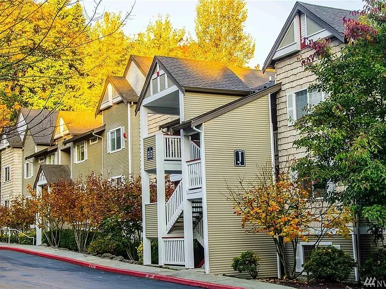 18501 SE Newport Way #J242 — Photo 1