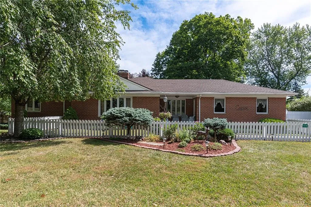 514 Locust Hill Dr photo 1