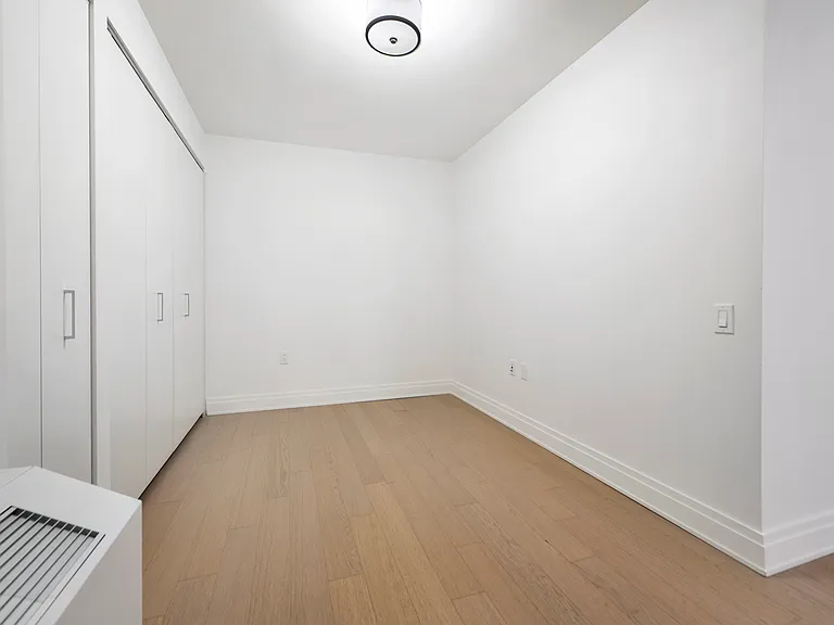 70 Pine St #810 — Photo 6