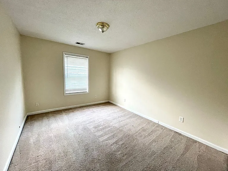 514 Heron Dr — Photo 11