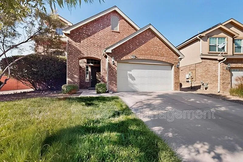 3 bed, 2.5 bath, 1950 sqft, $2,095 — Photo 2