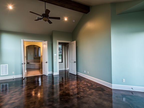 3rd image of 818 Uluru Ave