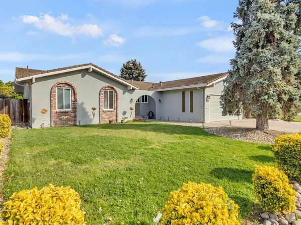 1026 S Mills Ave, Lodi, CA 95242