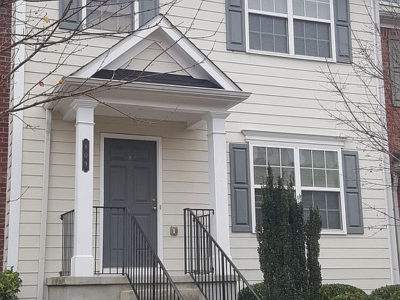 2nd image of 809 Society Ct