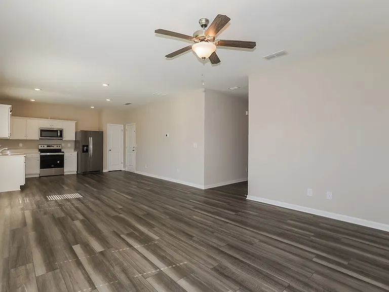637 Knightsbridge Ln — Photo 7