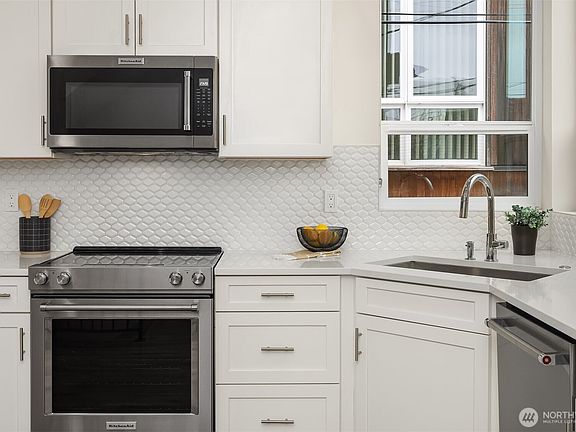5th image of 5210 B Brooklyn Avenue NE