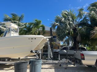 102 Ocean Shores Dr, Key Largo, FL 33037