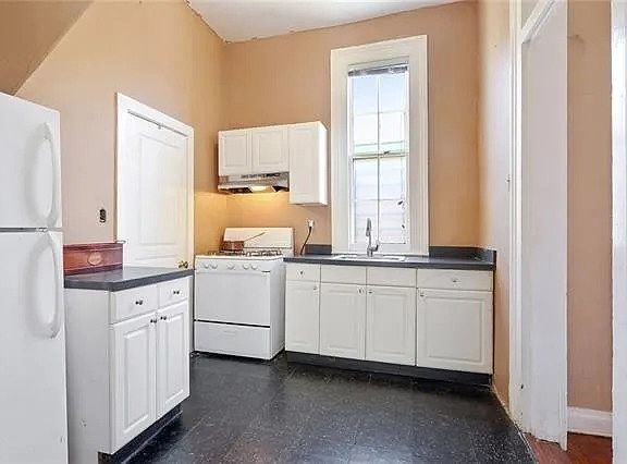 2nd image of 1407 Esplanade Ave #1