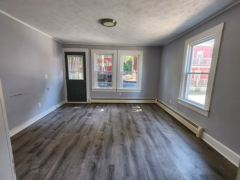 11 Mitchell Ln — Photo 3
