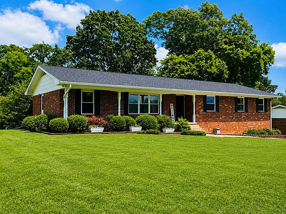 2nd image of 4818 Hillsdale Cir