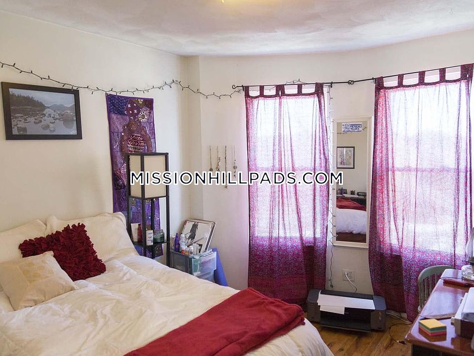 2nd image of 840 Huntington Ave #2A