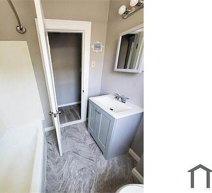 3rd image of 42 Kenmore Ave Floor 1