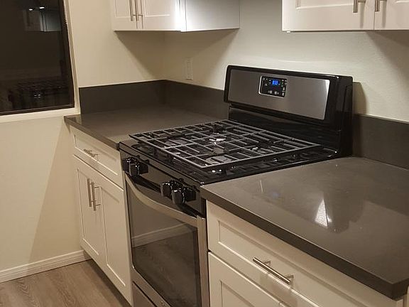 4th image of 114 E 20th St APT 2