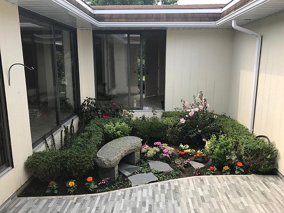 2nd image of 2431 Burgundy Ln