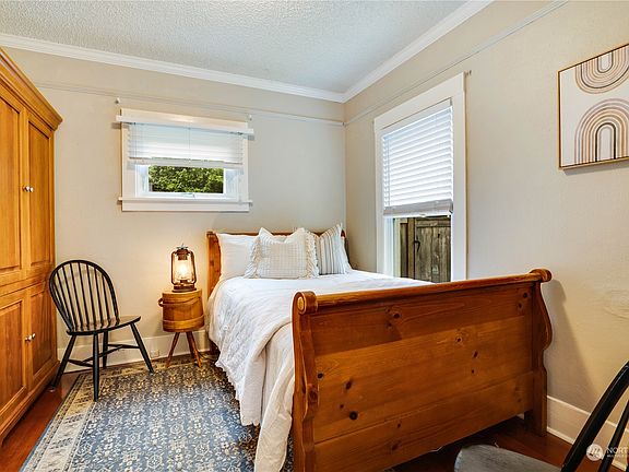 5th image of 2716 N Mason Avenue