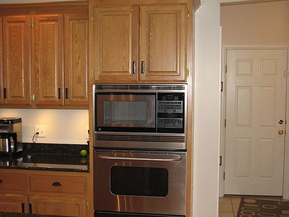 Kitchen - Micro/Oven