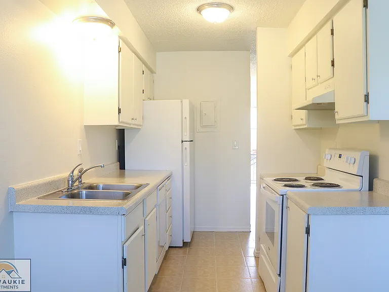 4545 SE Ina Ave #18 — Photo 7