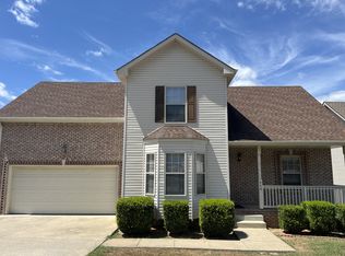 648 Foxfield Dr, Clarksville, TN 37042