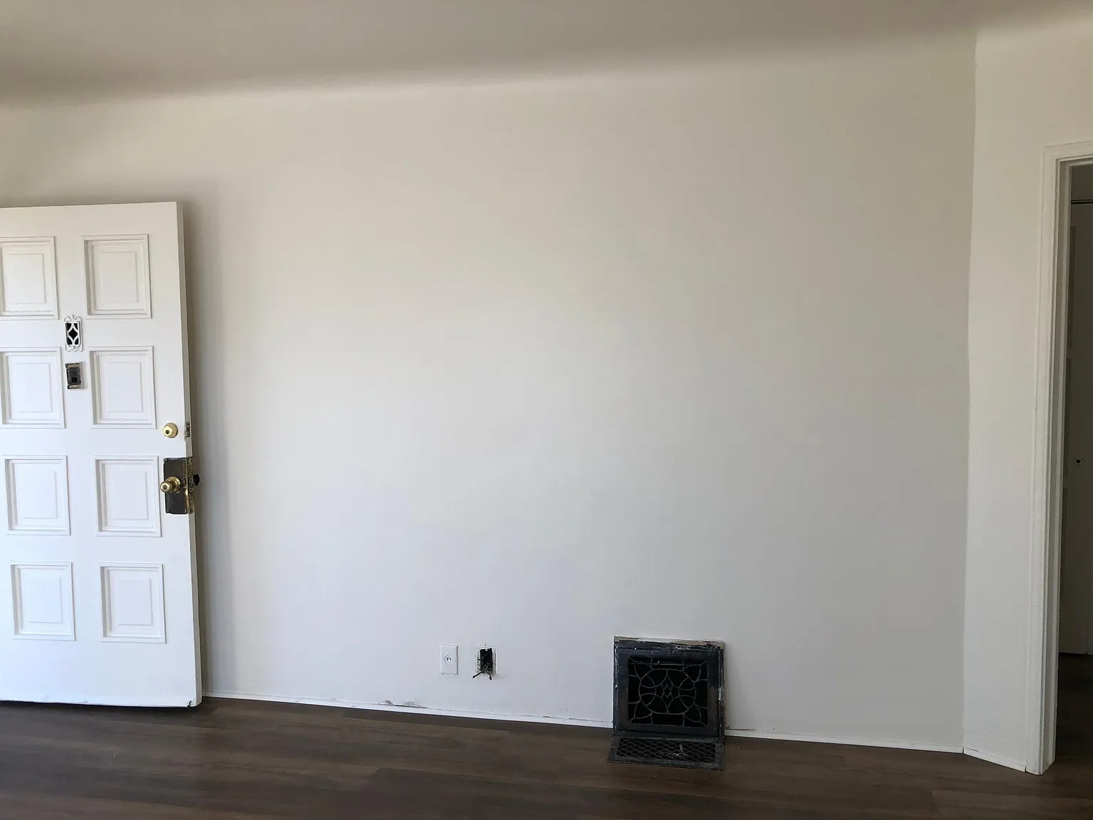 2 bed, 730 sqft, $2,241 — Photo 3
