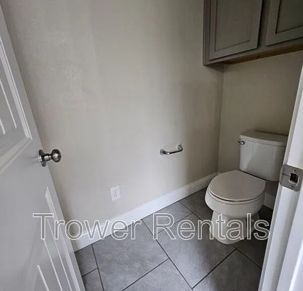 1021 E 90th Ct — Photo 39