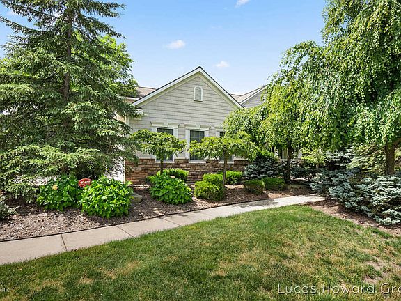 2nd image of 1219 Stoneshire Dr SE