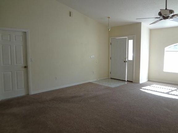 2nd image of 25 Radcliffe Dr