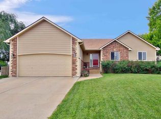 1333 N Aksarben Ct, Wichita, KS 67235