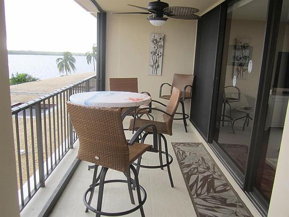 5th image of 134 Lakeshore Dr APT 315