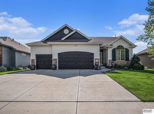 826 S 201st St, Elkhorn, NE 68022