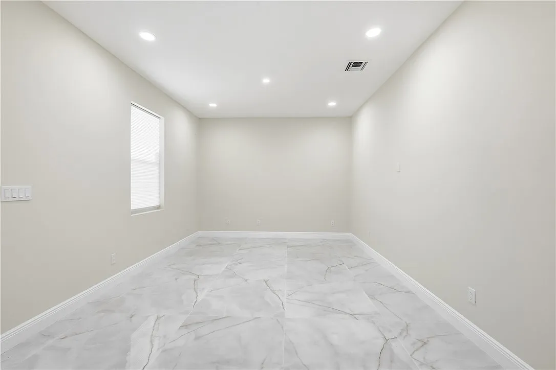3 bed, 1531 sqft, $2,200 — Photo 3