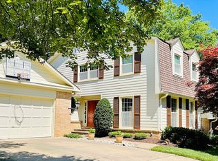 3806 Moss Brooke Ct, Fairfax, VA 22031