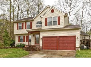 1 Woodcrest Ct, Mantua, NJ 08051