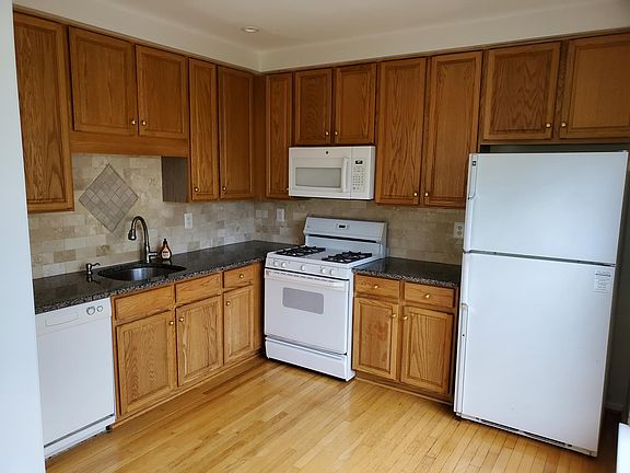 5th image of 7068 Falls Reach Dr APT 302