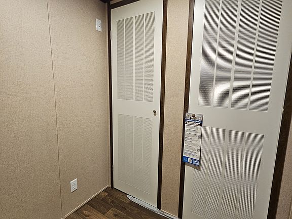 3rd image of 525 Kelly Rd #3