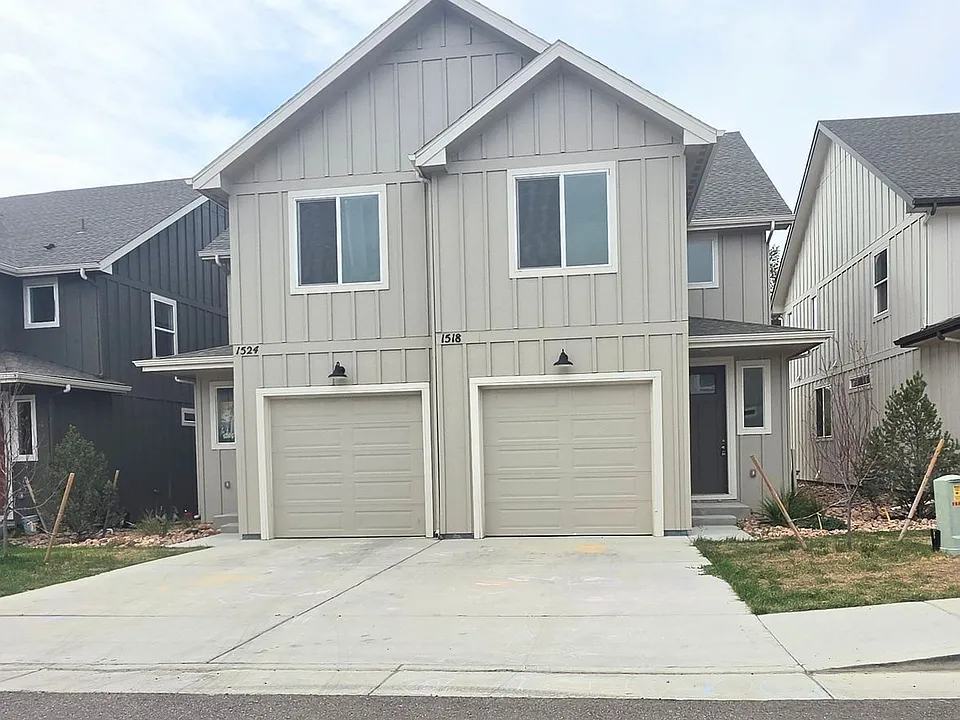 1518 Tyram Grv