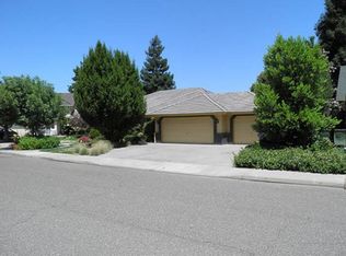 1845 Castleview Dr, Turlock, CA 95382