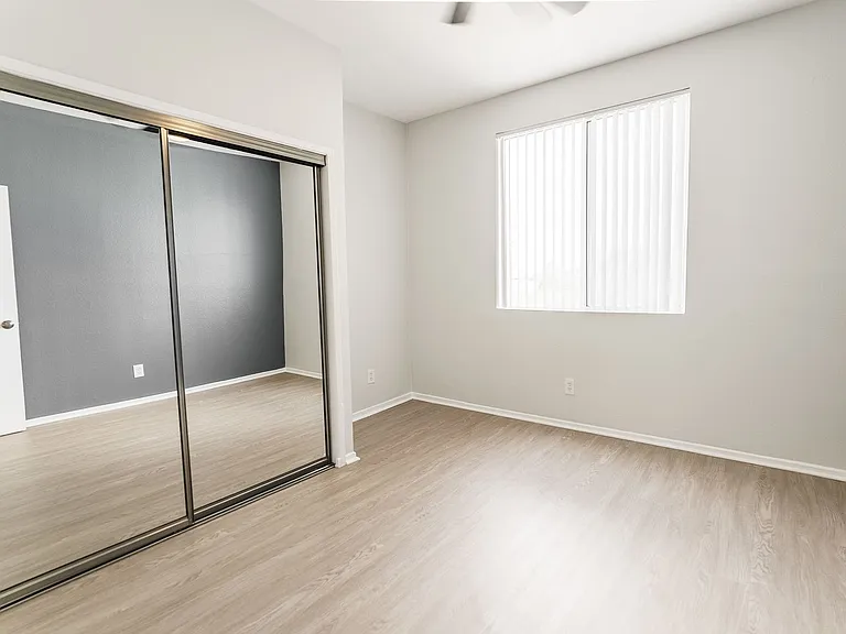 4532 Murietta Ave — Photo 14