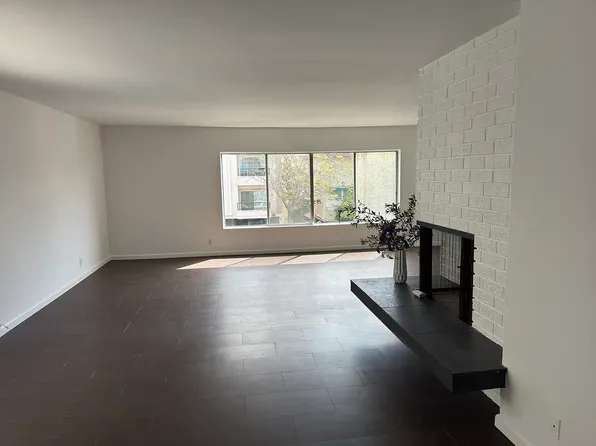 11831 Mayfield Ave #3, Los Angeles, CA 90049