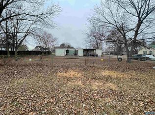 11 Sivley Dr NW, Falkville, AL 35622