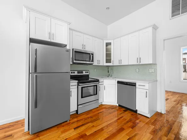 2311 Cortelyou Road image 7 of 9