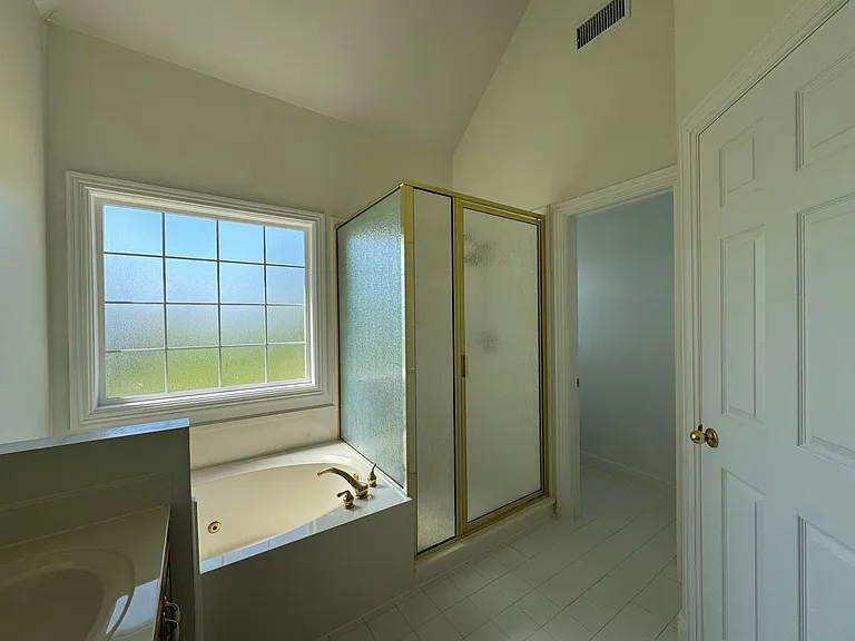 Master Bathroom with Jet Tub and Large Shower