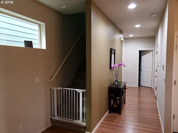 4th image of 8025 SE Sporri Ln