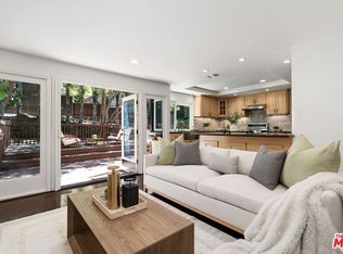 2880 Woodwardia Dr, Los Angeles, CA 90077