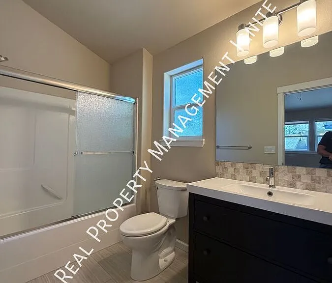 2447 NW Shields Dr — Photo 12