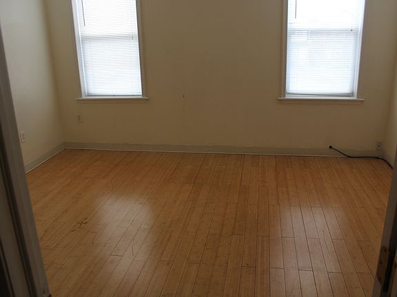 5th image of 2219 E Susquehanna Ave