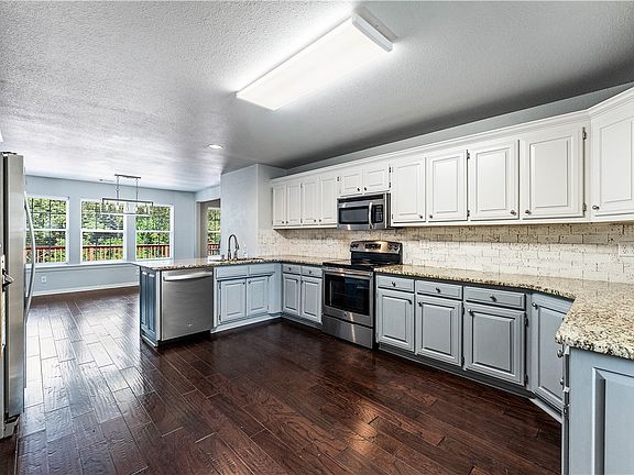 4th image of 8772 Pageant Dr