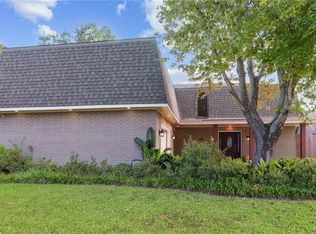 233 Penfold Pl, Harahan, LA 70123