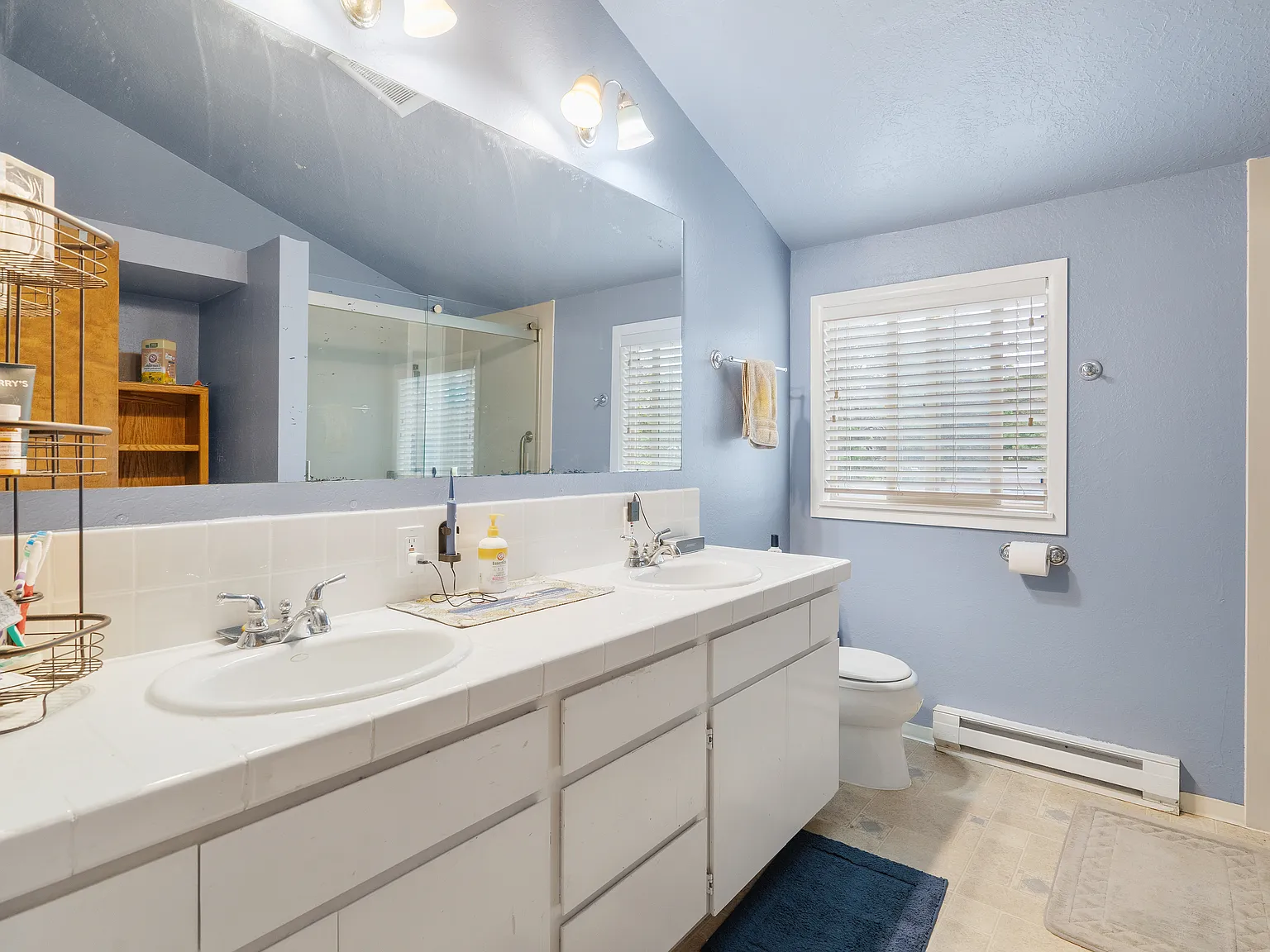 3 bed, 1672 sqft, $2,700 — Photo 4