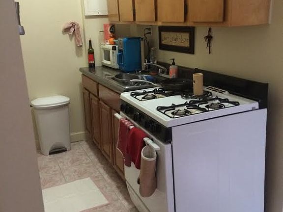 2nd image of 2111 Beekman Pl APT 1G